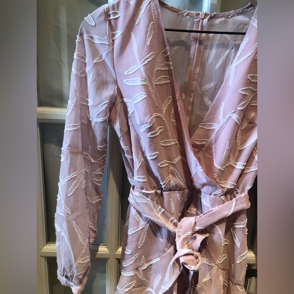 Women's Spring Deep V-Neck Ruffle Hem Swing Mini Dresses Long Sleeve with Zipper - Picture 8 of 10